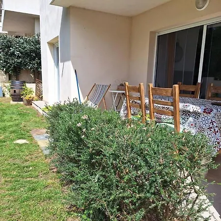 Douillet Avec Jardin Pour 4 Personnes